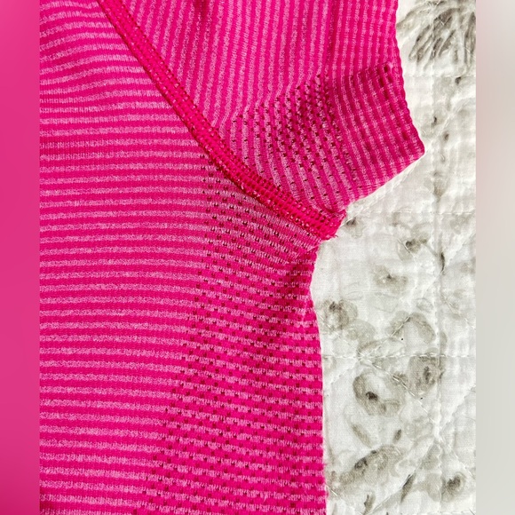 Lululemon Swiftly Tech Short Sleeve Excellent Condition Bright Pink Sz 4 - Picture 4 of 7